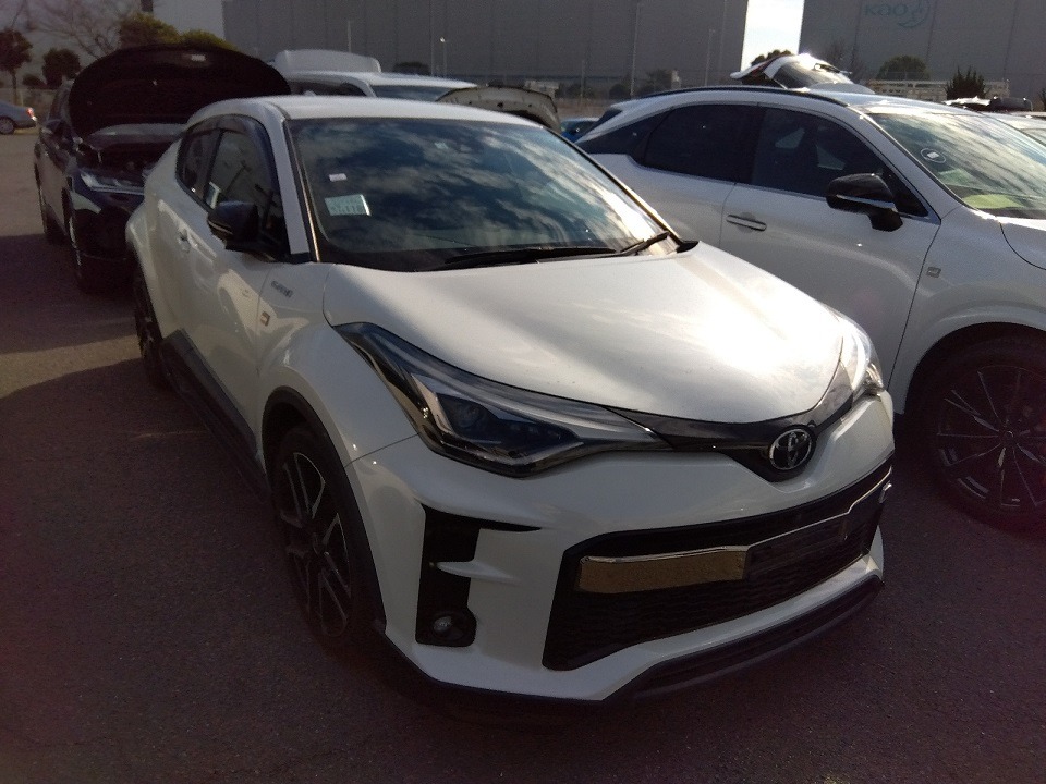 Toyota C-HR GR Sports 2020 (Hybrid, Auction Grade 5) – Pearl | 24,500 km | Mongla Port | STK-250076