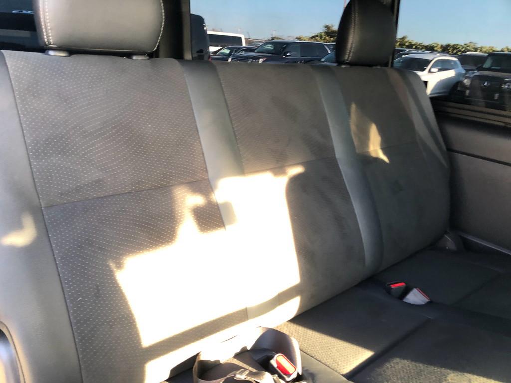 Toyota Hiace GL 2022 (Hybrid, Auction Grade 4) – Black | 36,715 km | ECB Showroom | STK-260304