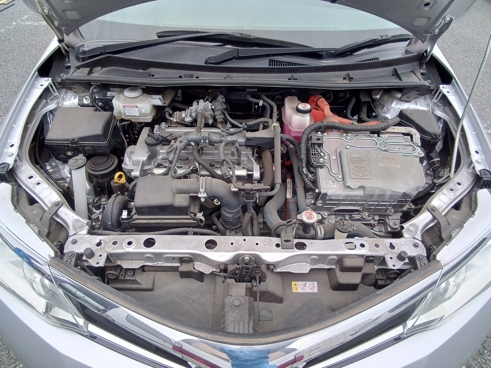 Toyota Axio EX 2020 (Hybrid, Auction Grade 4) – Silver | 50,868 km | ECB Showroom | STK-250315