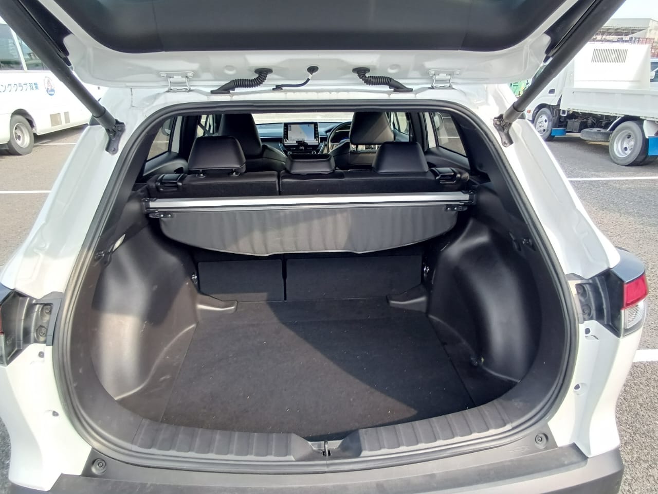 Toyota Corolla Cross Z 2022 (Hybrid, Auction Grade R) – Pearl | 64,000 km | Dhaka | STK-250330