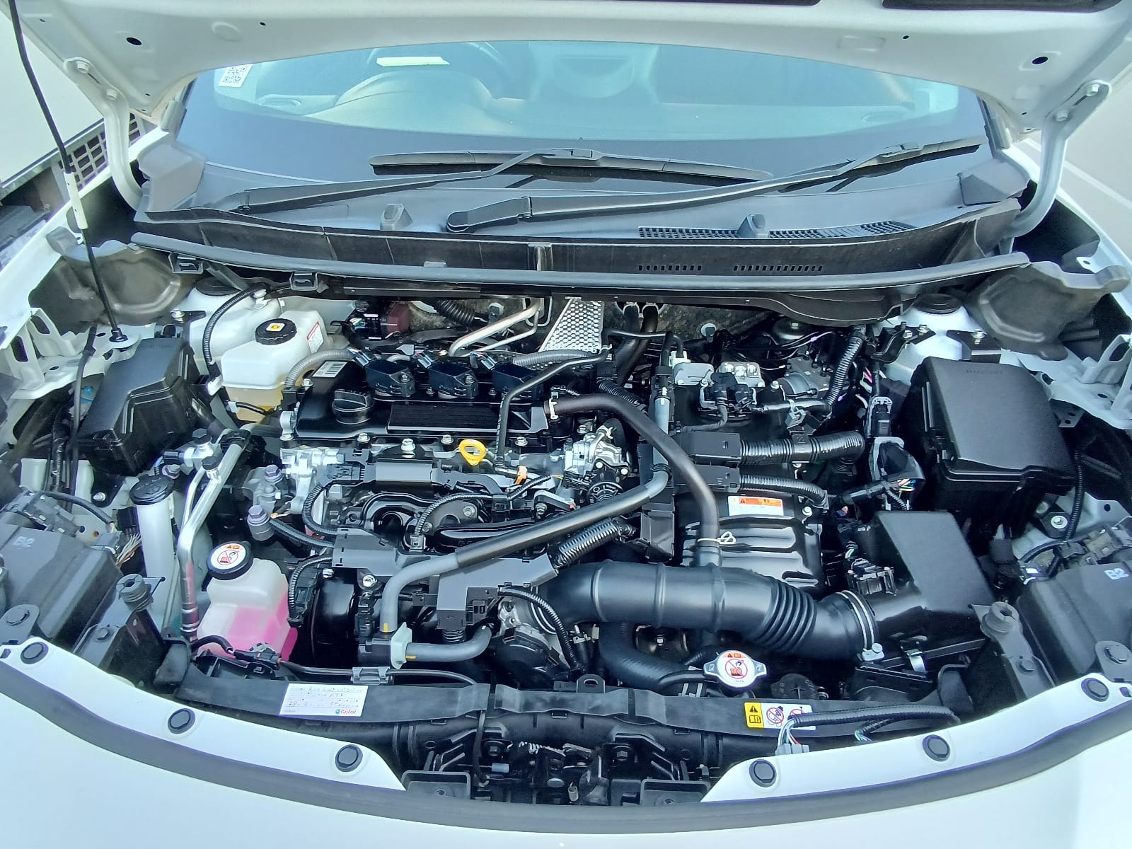 Toyota YARIS CROSS G 2021 (Hybrid, Auction Grade 4) – Pearl | 60,355 km | ECB Showroom | STK-260167