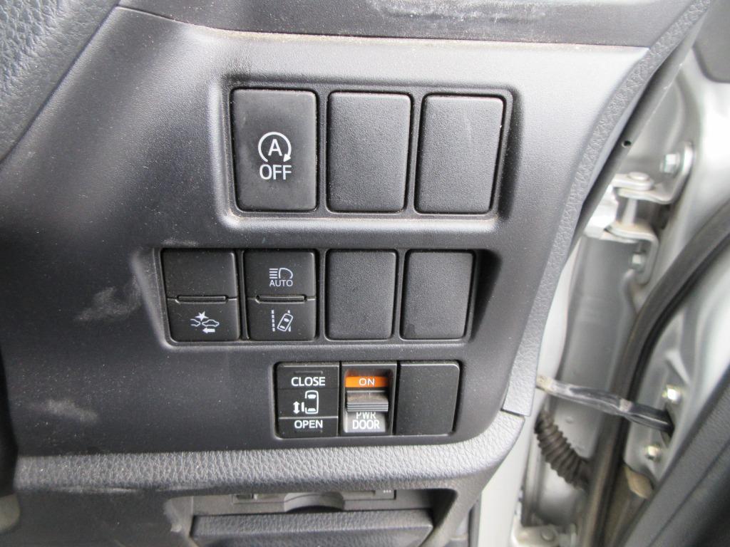 Toyota Noah X 2021 (Non Hybrid, Auction Grade R) – Silver | 134,138 km | Dhaka | STK-250108