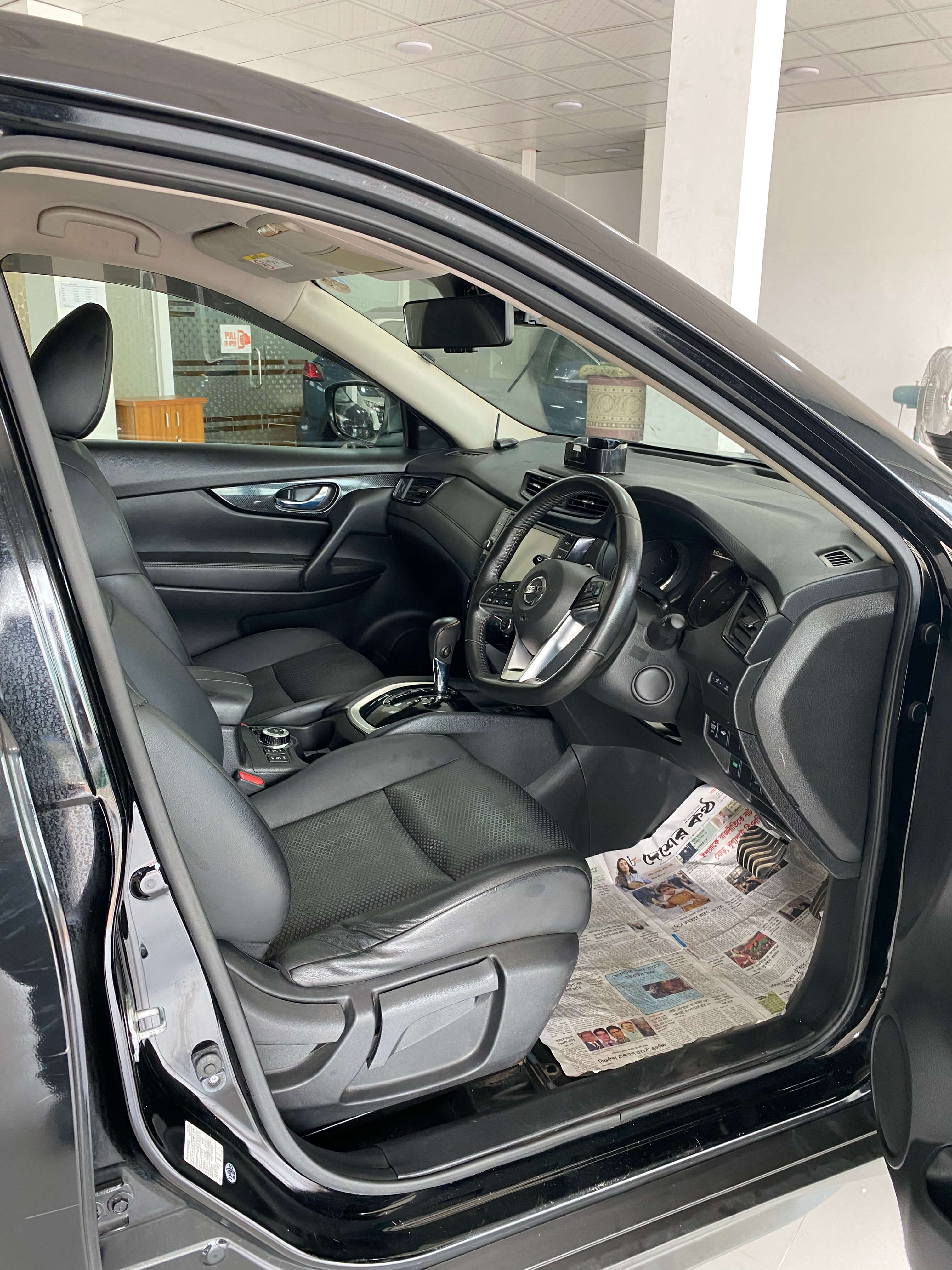 Nissan X-Trail XI 2018 (Hybrid, Auction Grade 4) – Black | 77,987 km | ECB Showroom | STK-250005