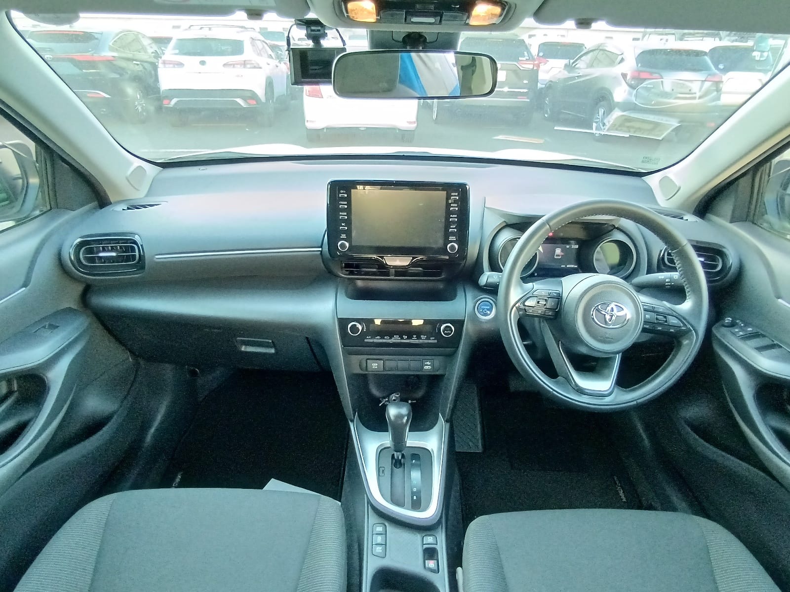 Toyota YARIS CROSS G 2021 (Hybrid, Auction Grade 4) – Pearl | 60,355 km | ECB Showroom | STK-260167