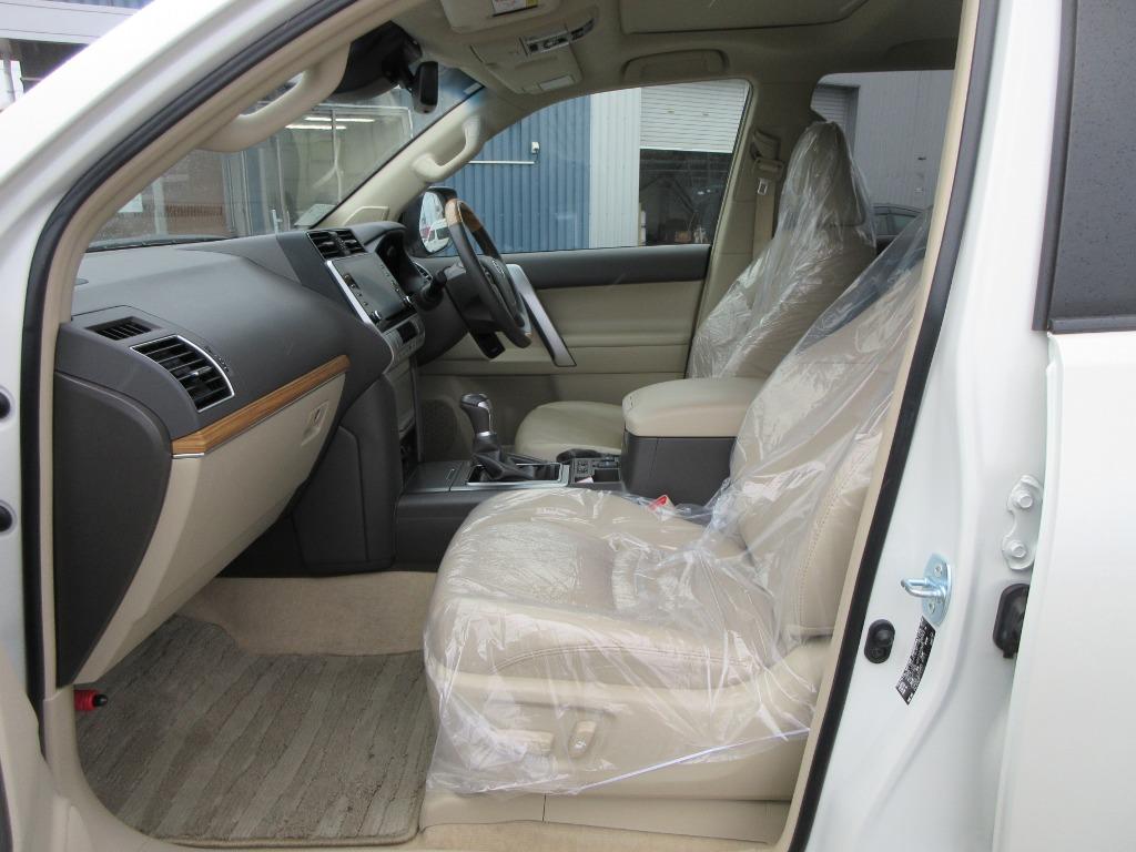 Toyota Land Cruise Prado TX 2021 (Non Hybrid, Auction Grade 5) – Pearl | 26,000 km | Pragati Sarani Showroom | STK-250205