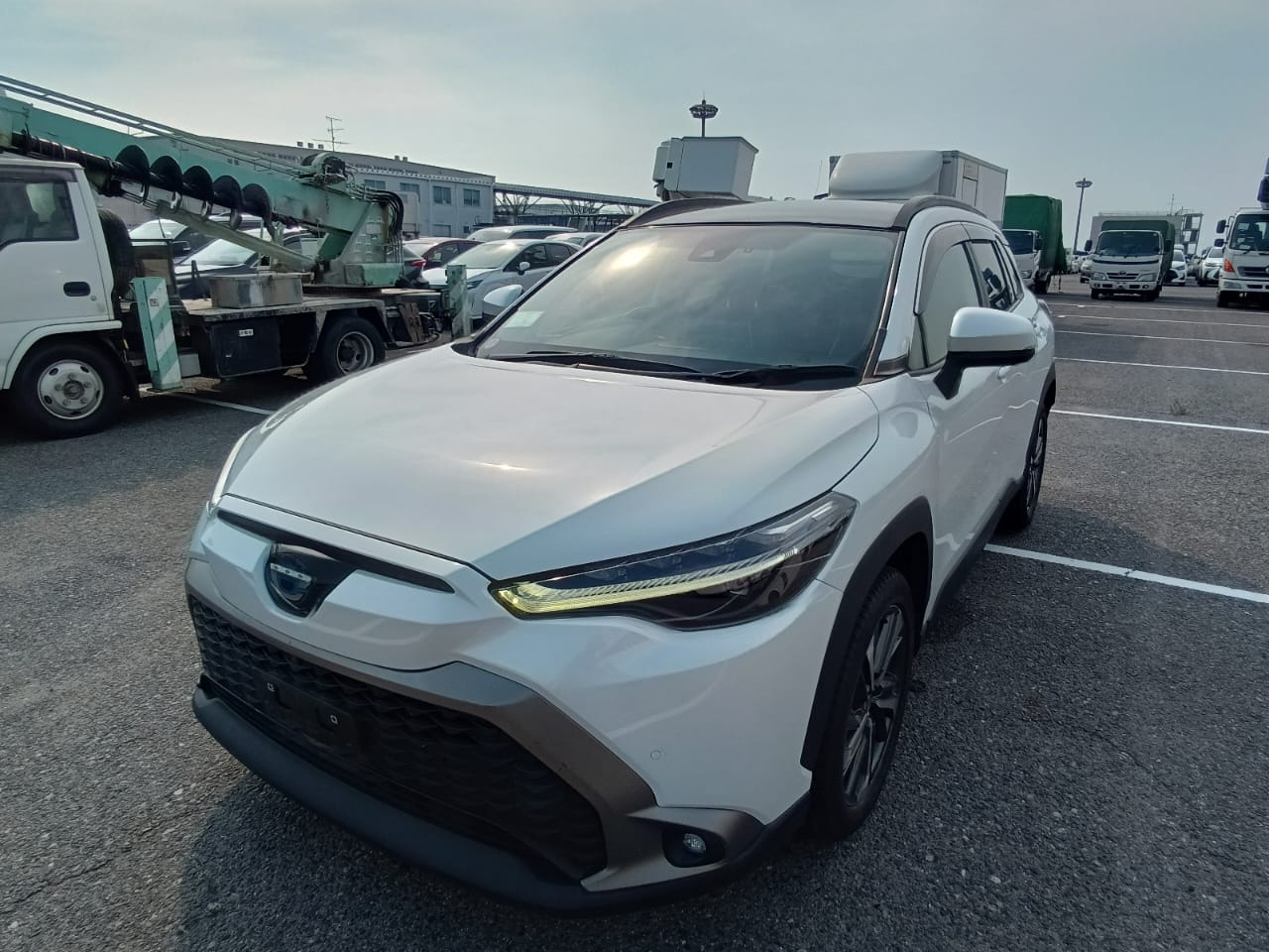 Toyota Corolla Cross Z 2022 (Hybrid, Auction Grade R) – Pearl | 64,000 km | Dhaka | STK-250330