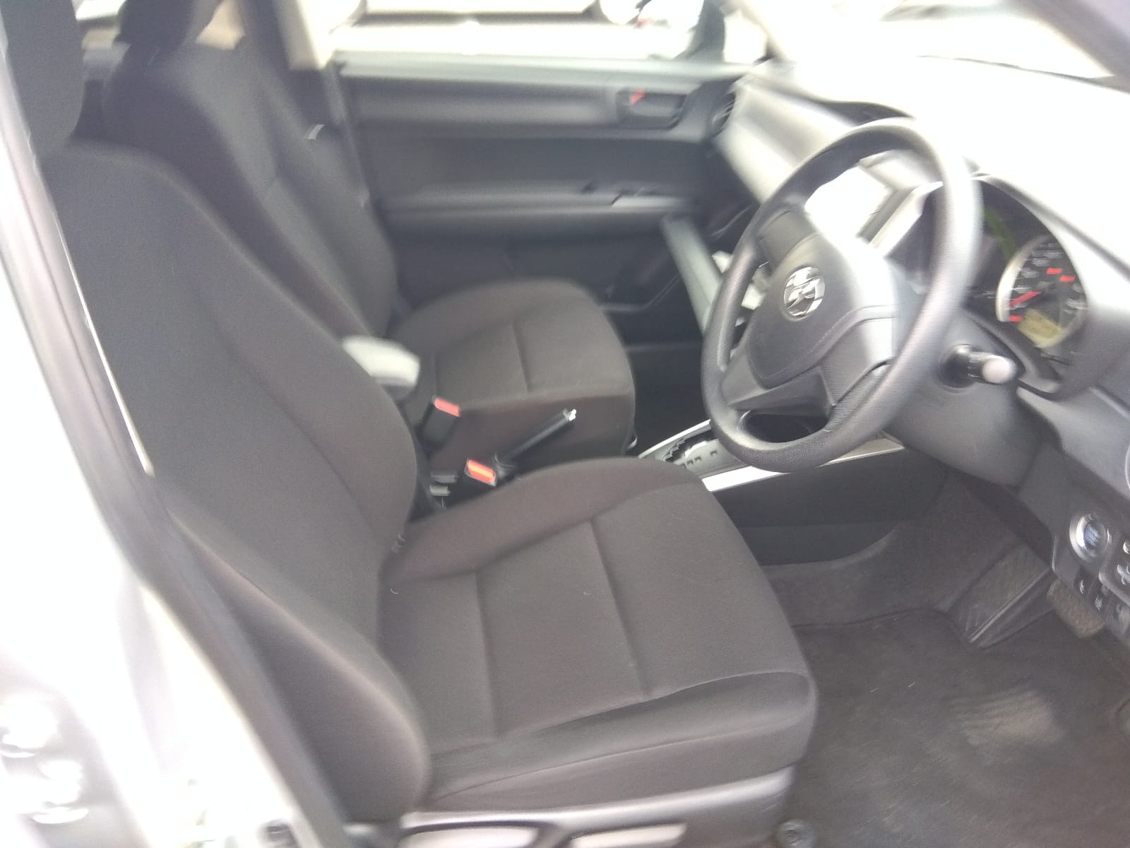 Toyota Fielder EX 2020 (Non Hybrid, Auction Grade 4.5) – Silver | 73,160 km | ECB Showroom | STK-250016