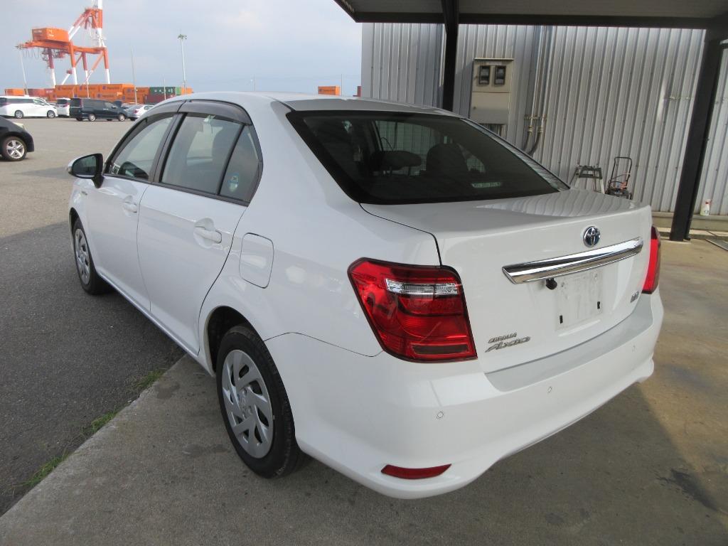 Toyota Axio EX 2020 (Hybrid, Auction Grade 4) – Pearl | 94,023 km | ECB Showroom | STK-250097