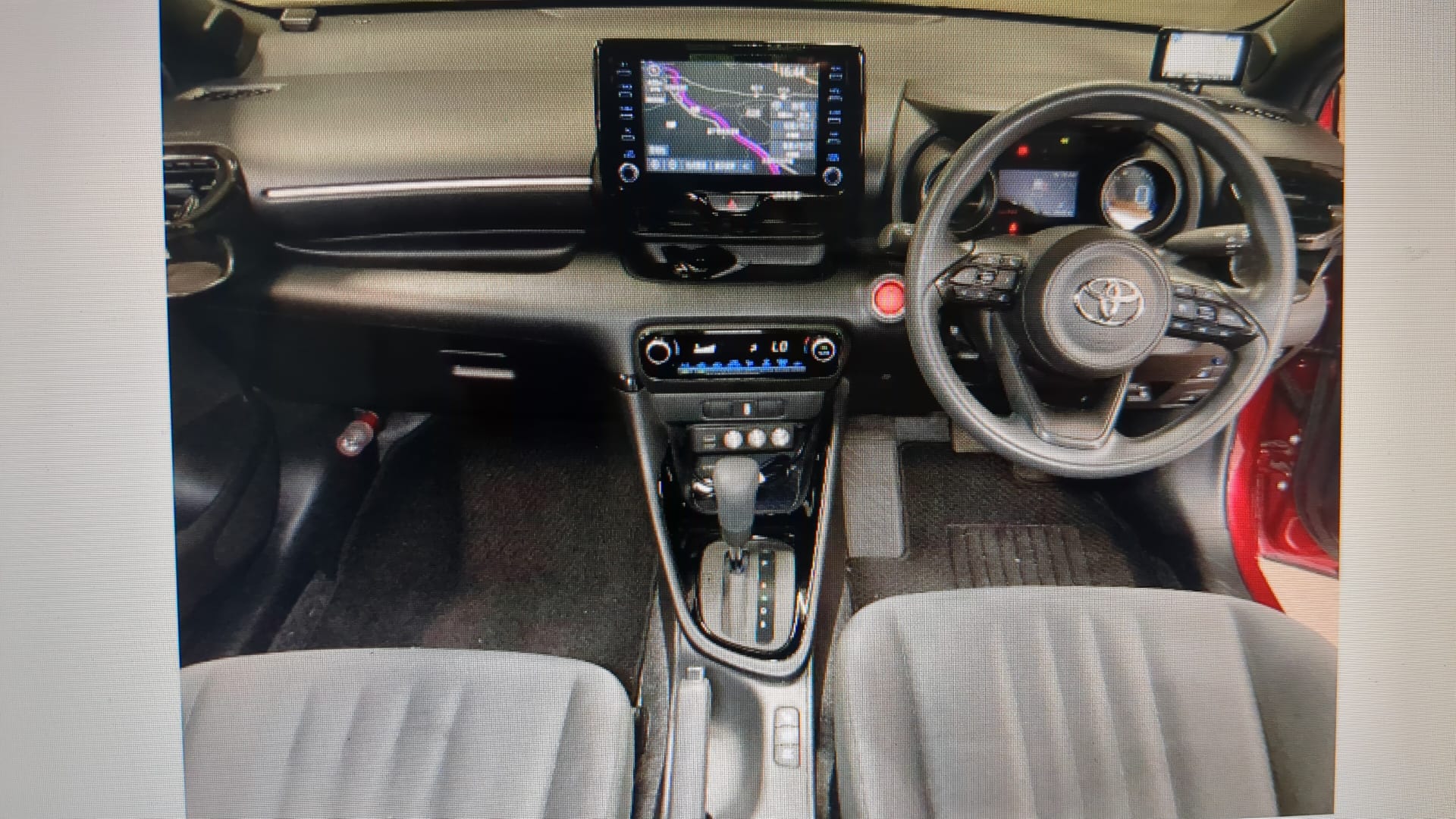 Toyota Yaris G 2020 (Hybrid, Auction Grade 3.5) – Red | 28,680 km | Dhaka | STK-260018