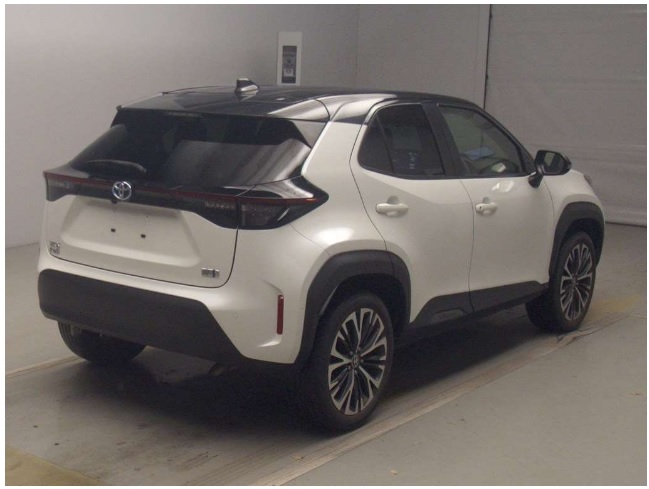 Toyota YARIS CROSS EX 2021 (Hybrid, Auction Grade 4) – Pearl | 41,666 km | ECB Showroom | STK-260005