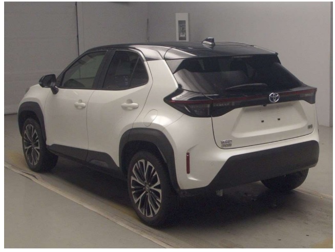 Toyota YARIS CROSS EX 2021 (Hybrid, Auction Grade 4) – Pearl | 41,666 km | ECB Showroom | STK-260005