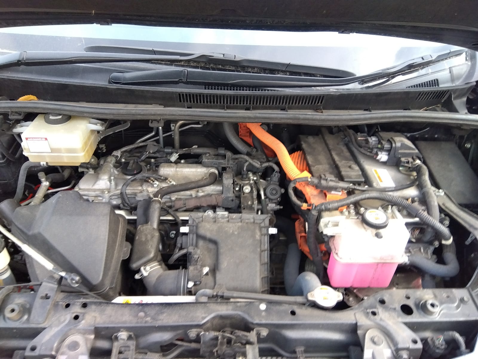 Toyota Esquire GI 2020 (Hybrid, Auction Grade 4.5) – Black | 79,465 km | ECB Showroom | STK-250010