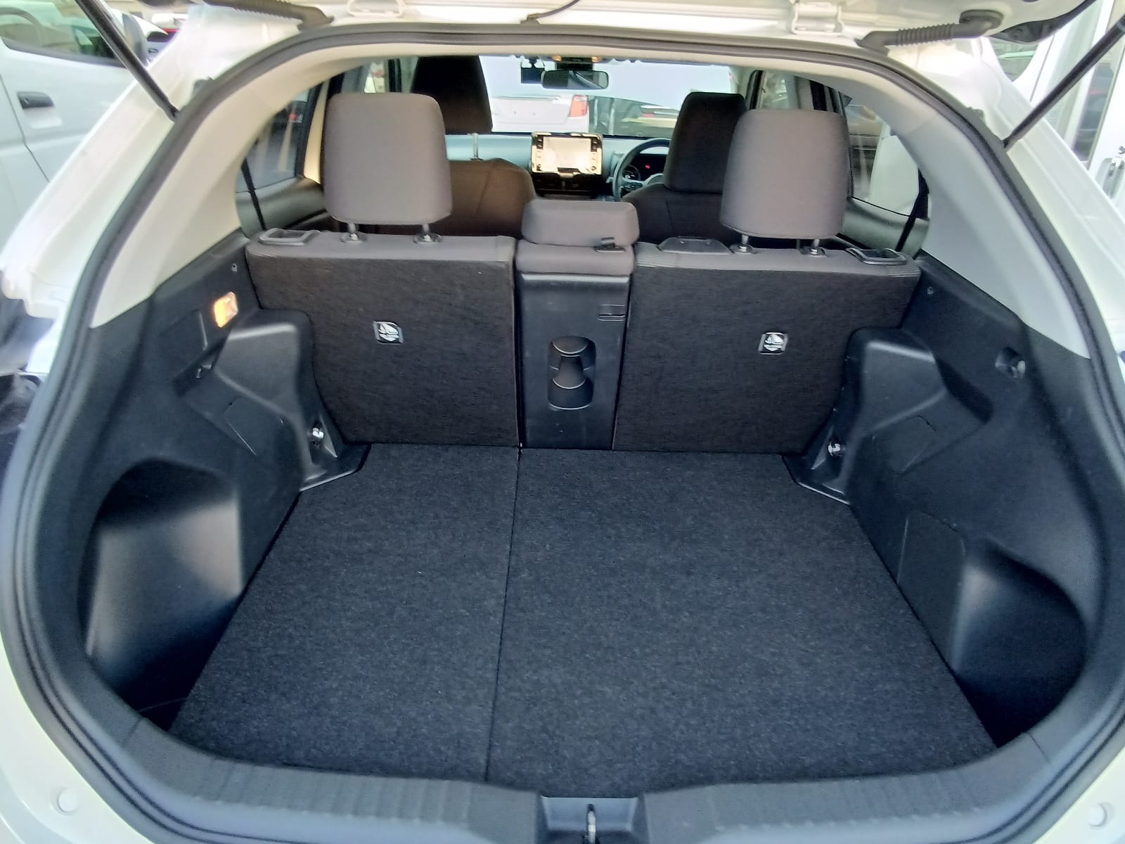 Toyota YARIS CROSS G 2021 (Hybrid, Auction Grade 4) – Pearl | 60,355 km | ECB Showroom | STK-260167