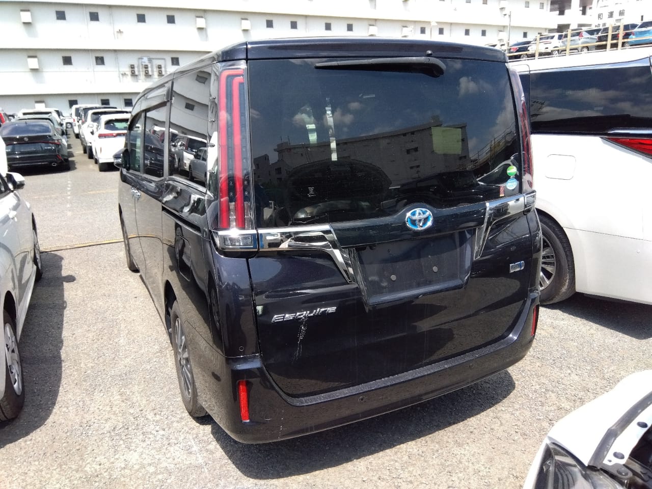 Toyota Esquire GI 2020 (Hybrid, Auction Grade 4) – Black | 96,685 km | ECB Showroom | STK-250019