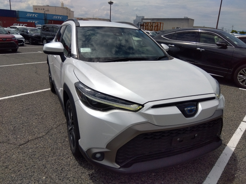 Toyota Corolla Cross G 2022 (Hybrid, Auction Grade 4.5) – Pearl | 55,136 km | ECB Showroom | STK-250294