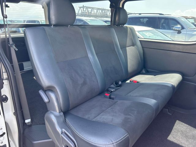 Toyota Hiace DX 2020 (Non Hybrid, Auction Grade 4) – Pearl | 112,022 km | Upcoming | STK-250192