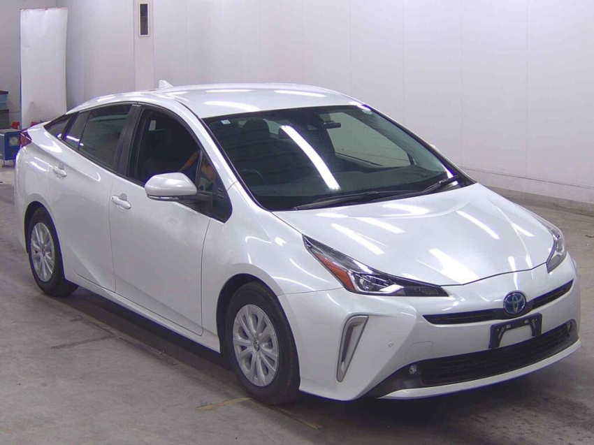 Toyota Prius A 2021 (Hybrid, Auction Grade 4) – Pearl | 53,050 km | Dhaka | STK-260017