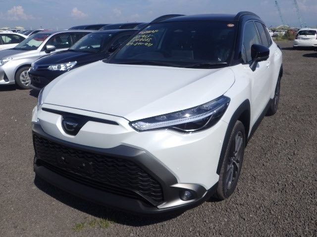 Toyota Corolla Cross G 2025 (Hybrid, Auction Grade 6) – Pearl | 7,060 km | ECB Showroom | STK-250329