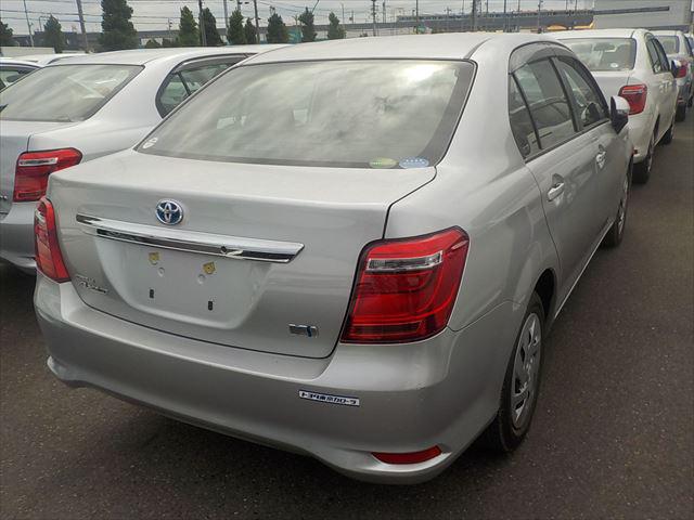 Toyota Axio X 2018 (Hybrid, Auction Grade 4) – Silver | 77,628 km | ECB Showroom | STK-260084