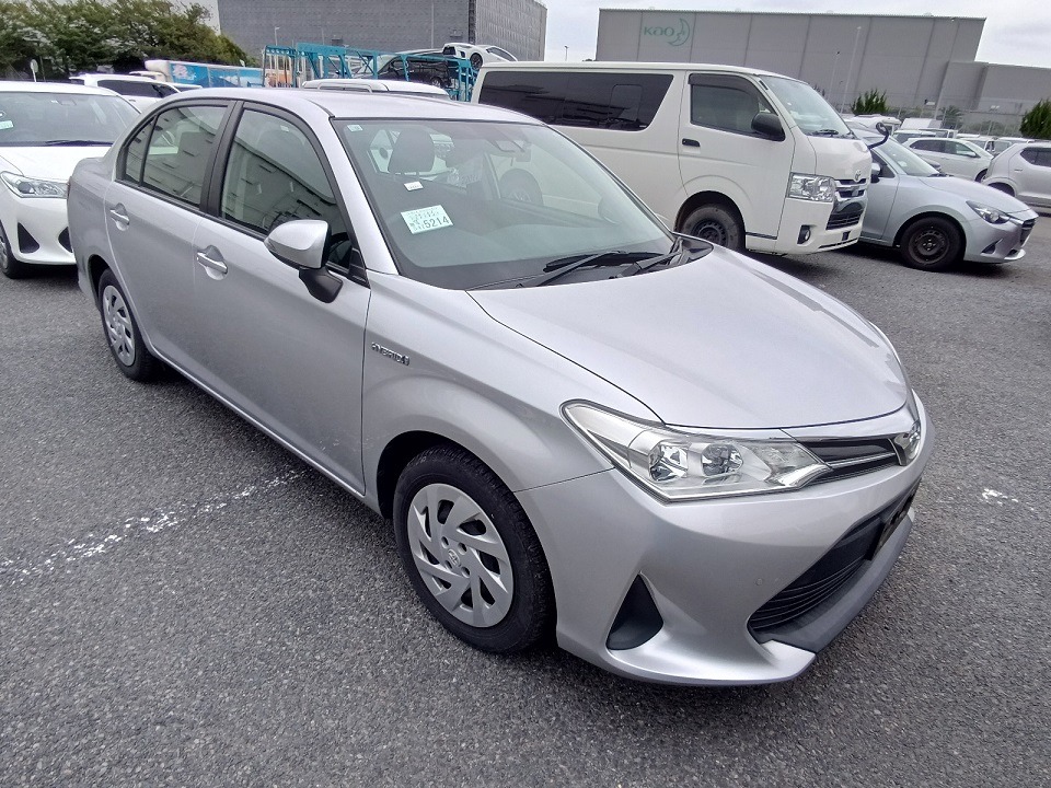 Toyota Axio EX 2020 (Hybrid, Auction Grade 4) – Silver | 50,868 km | ECB Showroom | STK-250315