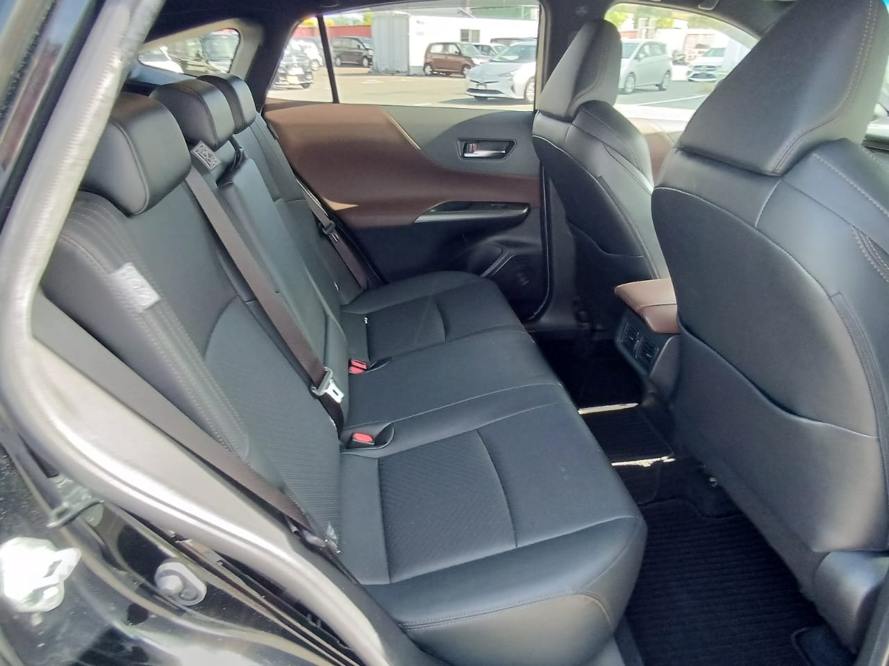 Toyota Harrier Z 2020 (Non Hybrid, Auction Grade 4.5) – Black | 90,201 km | ECB Showroom | STK-260001