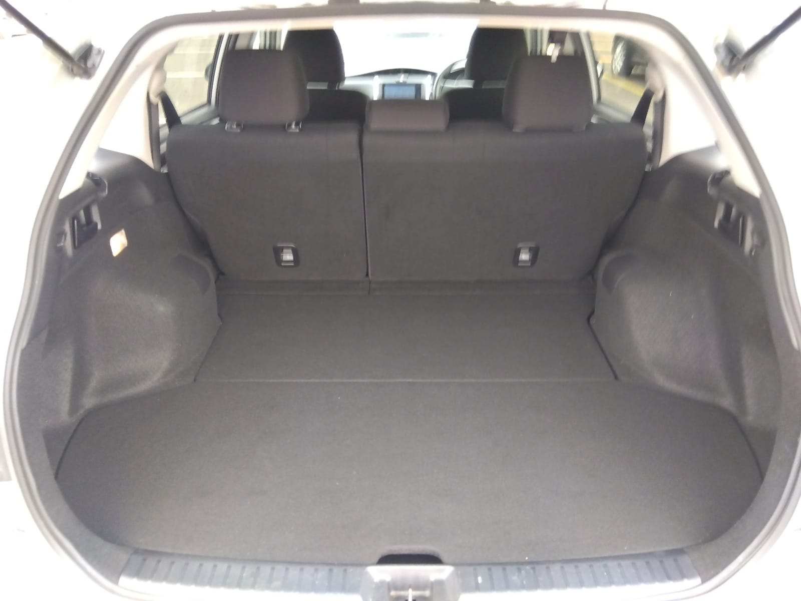 Toyota Fielder EX 2020 (Non Hybrid, Auction Grade 4.5) – Silver | 73,160 km | ECB Showroom | STK-250016