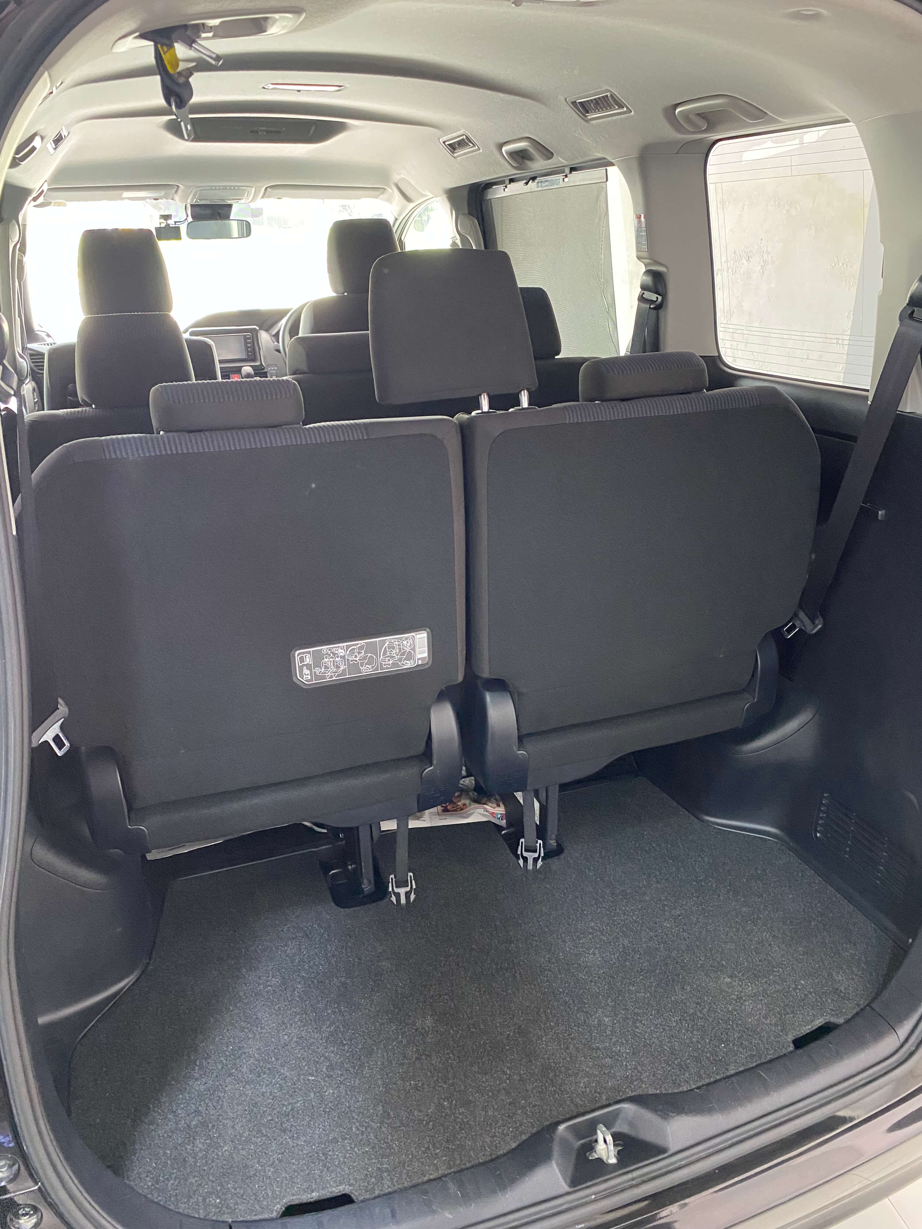 Toyota Noah X 2020 (Non Hybrid, Auction Grade 4) – Purple | 71,280 km | ECB Showroom | STK-250003