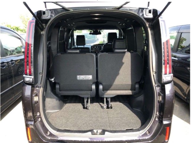 Toyota Esquire GI 2020 (Hybrid, Auction Grade 4) – Black | 96,685 km | ECB Showroom | STK-250019