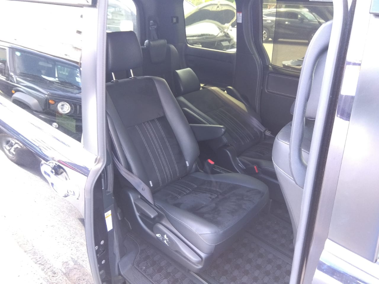 Toyota Esquire GI 2020 (Hybrid, Auction Grade 4) – Black | 96,685 km | ECB Showroom | STK-250019