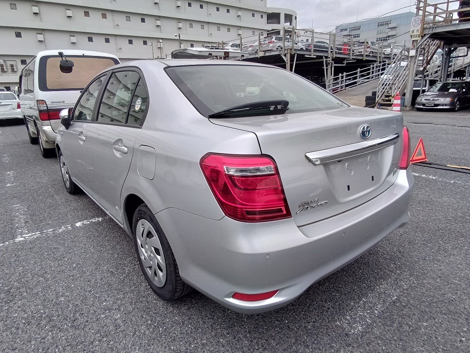 Toyota Axio EX 2020 (Hybrid, Auction Grade 4) – Silver | 50,868 km | ECB Showroom | STK-250315