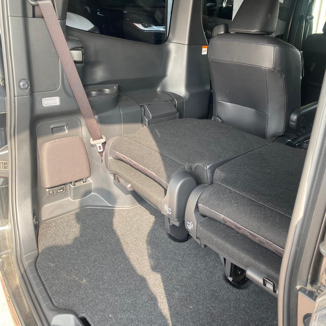 Toyota Voxy S-Z 2022 (Hybrid, Auction Grade 4.5) – Black | 56,212 km | ECB Showroom | STK-250291