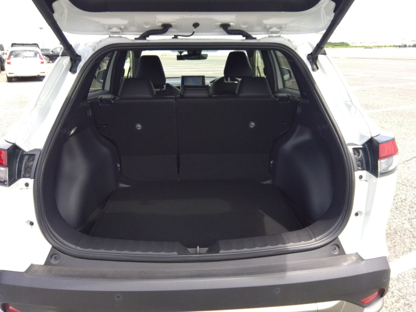 Toyota Corolla Cross G 2022 (Hybrid, Auction Grade 4.5) – Pearl | 55,136 km | ECB Showroom | STK-250294