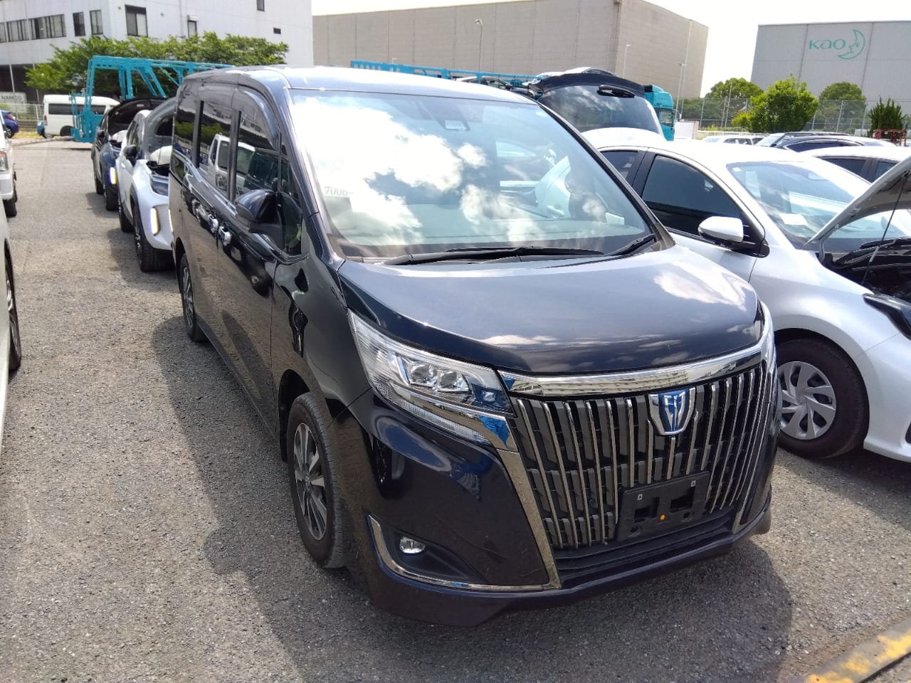 Toyota Esquire GI 2020 (Hybrid, Auction Grade 4) – Black | 96,685 km | ECB Showroom | STK-250019