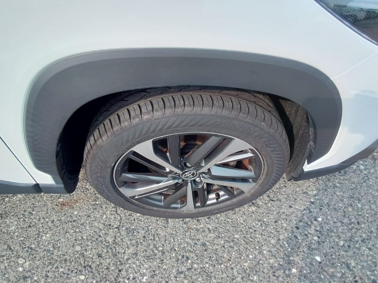 Toyota Corolla Cross Z 2022 (Hybrid, Auction Grade R) – Pearl | 64,000 km | Dhaka | STK-250330