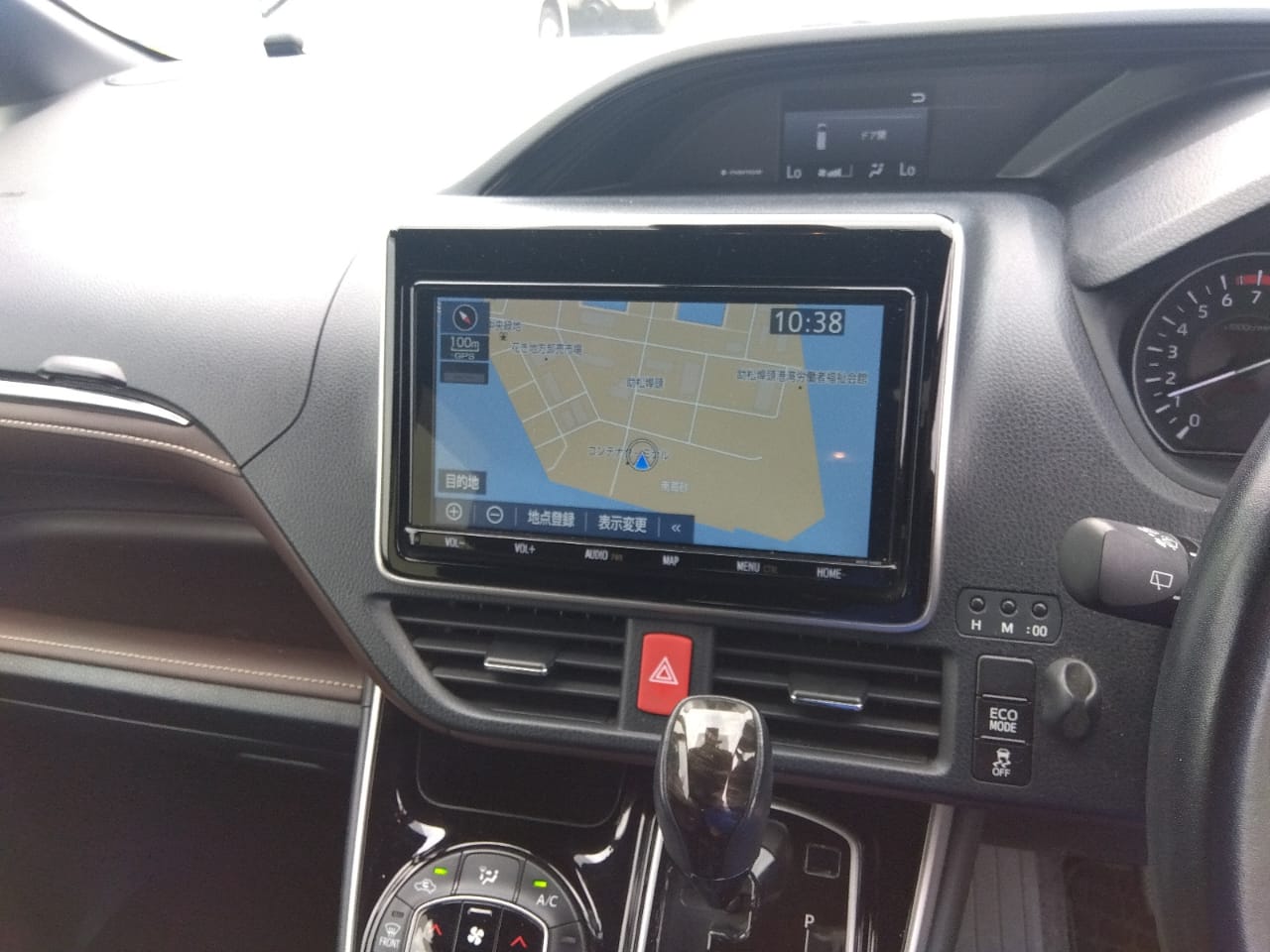 Toyota Esquire GI 2020 (Non Hybrid) – Pearl | 103,555 km | ECB Showroom | STK-250316