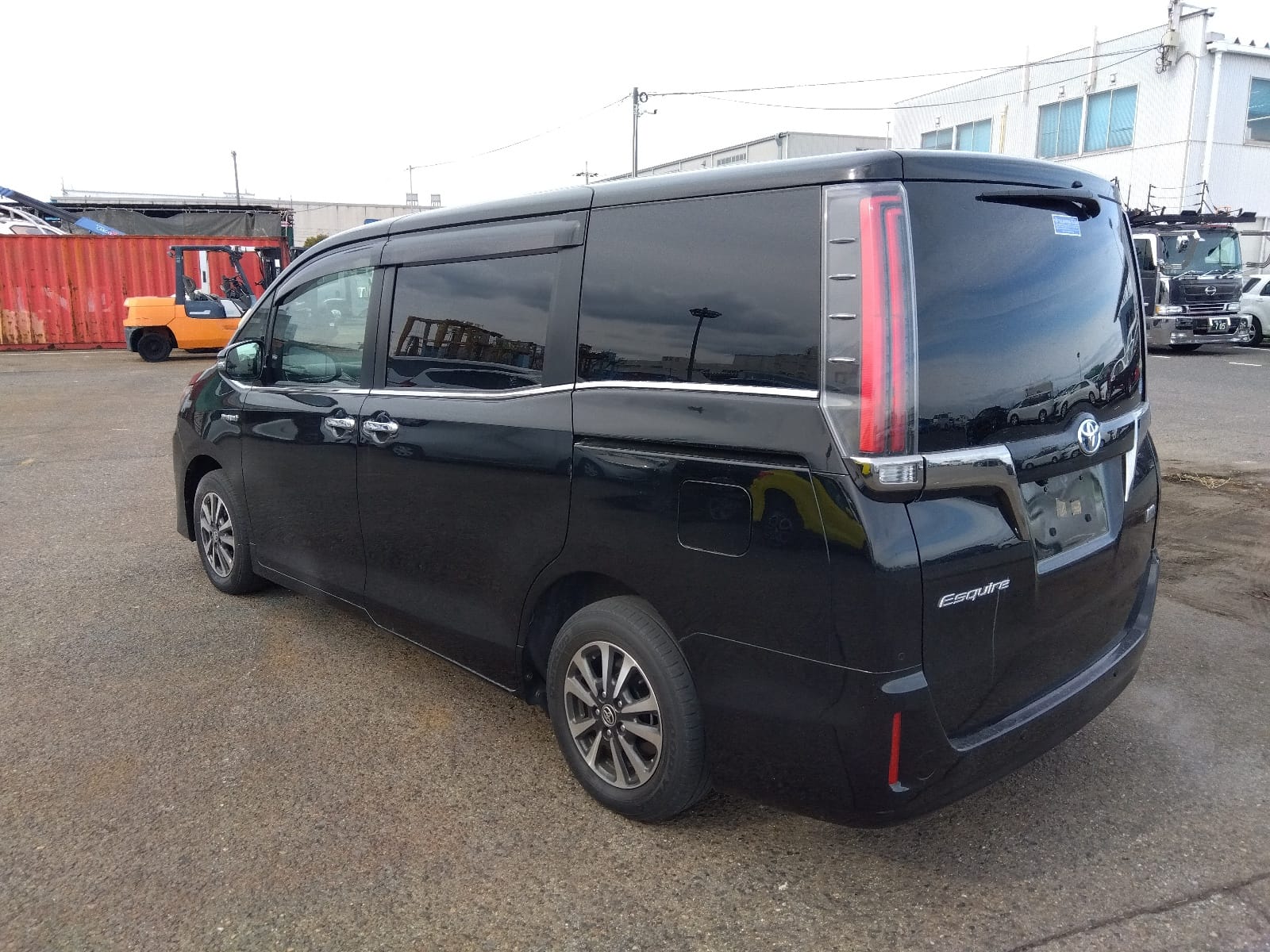 Toyota Esquire GI 2020 (Hybrid, Auction Grade 4.5) – Black | 79,465 km | ECB Showroom | STK-250010