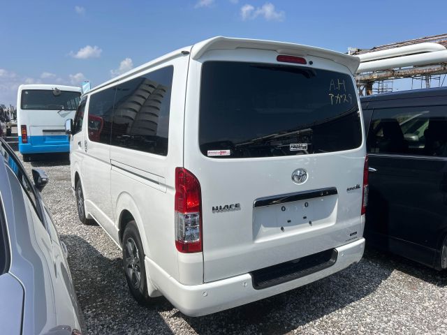 Toyota Hiace DX 2020 (Non Hybrid, Auction Grade 4) – Pearl | 112,022 km | Upcoming | STK-250192