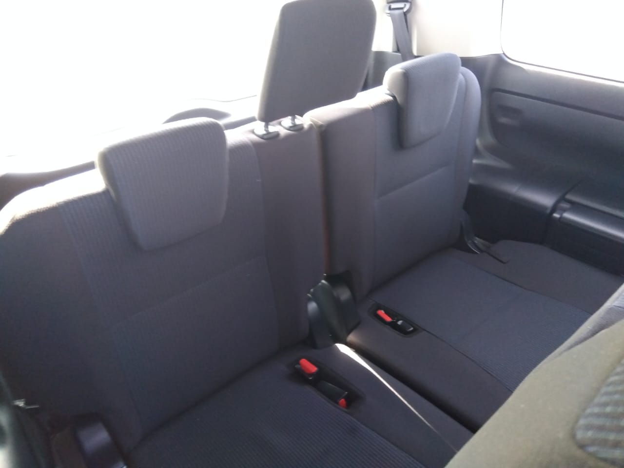 Toyota Noah X 2020 (Non Hybrid, Auction Grade 3.5) – Silver | 64,151 km | ECB Showroom | STK-250011