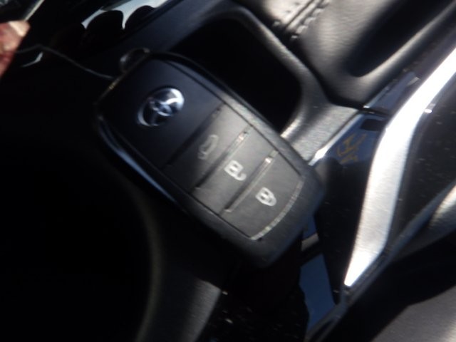 Toyota Corolla Cross G 2025 (Hybrid, Auction Grade 6) – Pearl | 7,060 km | ECB Showroom | STK-250329