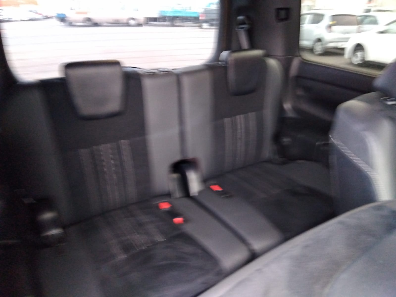 Toyota Esquire GI 2020 (Hybrid, Auction Grade 4.5) – Black | 79,465 km | ECB Showroom | STK-250010