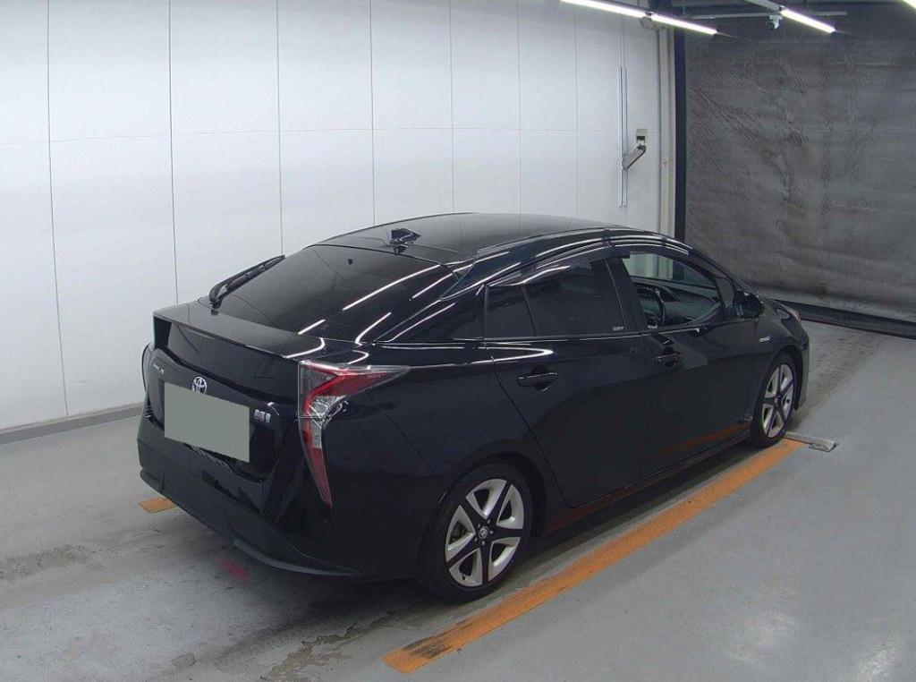 Toyota Prius S Touring Selection 2018 (Hybrid, Auction Grade 3) – Black | 51,340 km | ECB Showroom | STK-250002
