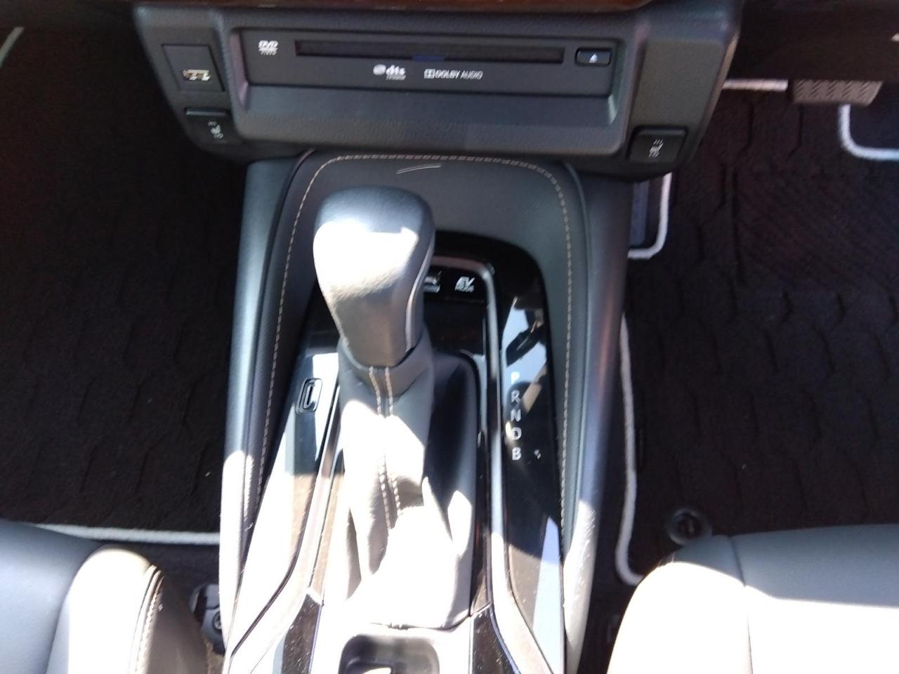 Toyota Corolla WxB 2020 (Hybrid, Auction Grade 3.5) – Pearl | 81,434 km | ECB Showroom | STK-260110