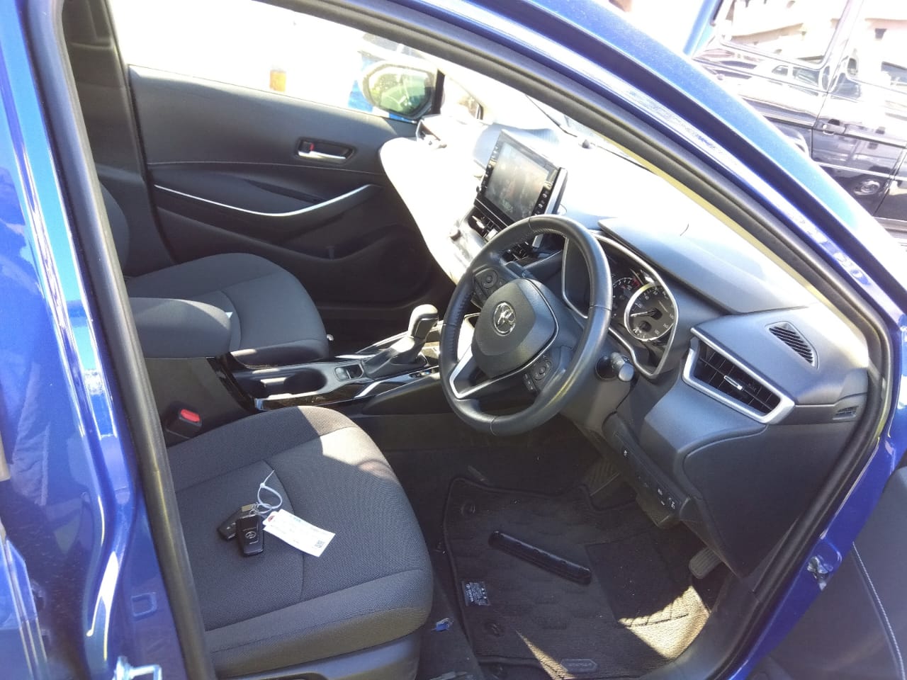 Toyota Corolla S 2021 (Hybrid, Auction Grade 3.5) – Blue | 17,000 km | Pragati Sarani Showroom | STK-250206