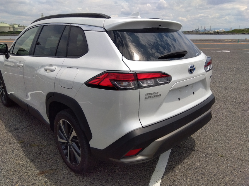 Toyota Corolla Cross G 2022 (Hybrid, Auction Grade 4.5) – Pearl | 55,136 km | ECB Showroom | STK-250294