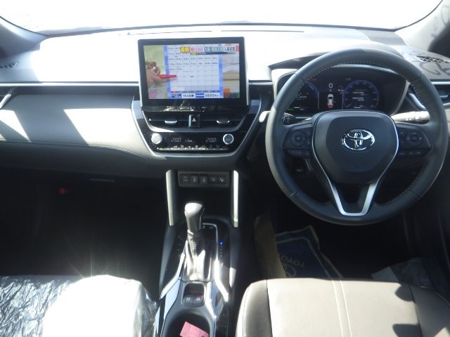 Toyota Corolla Cross G 2025 (Hybrid, Auction Grade 6) – Pearl | 7,060 km | ECB Showroom | STK-250329