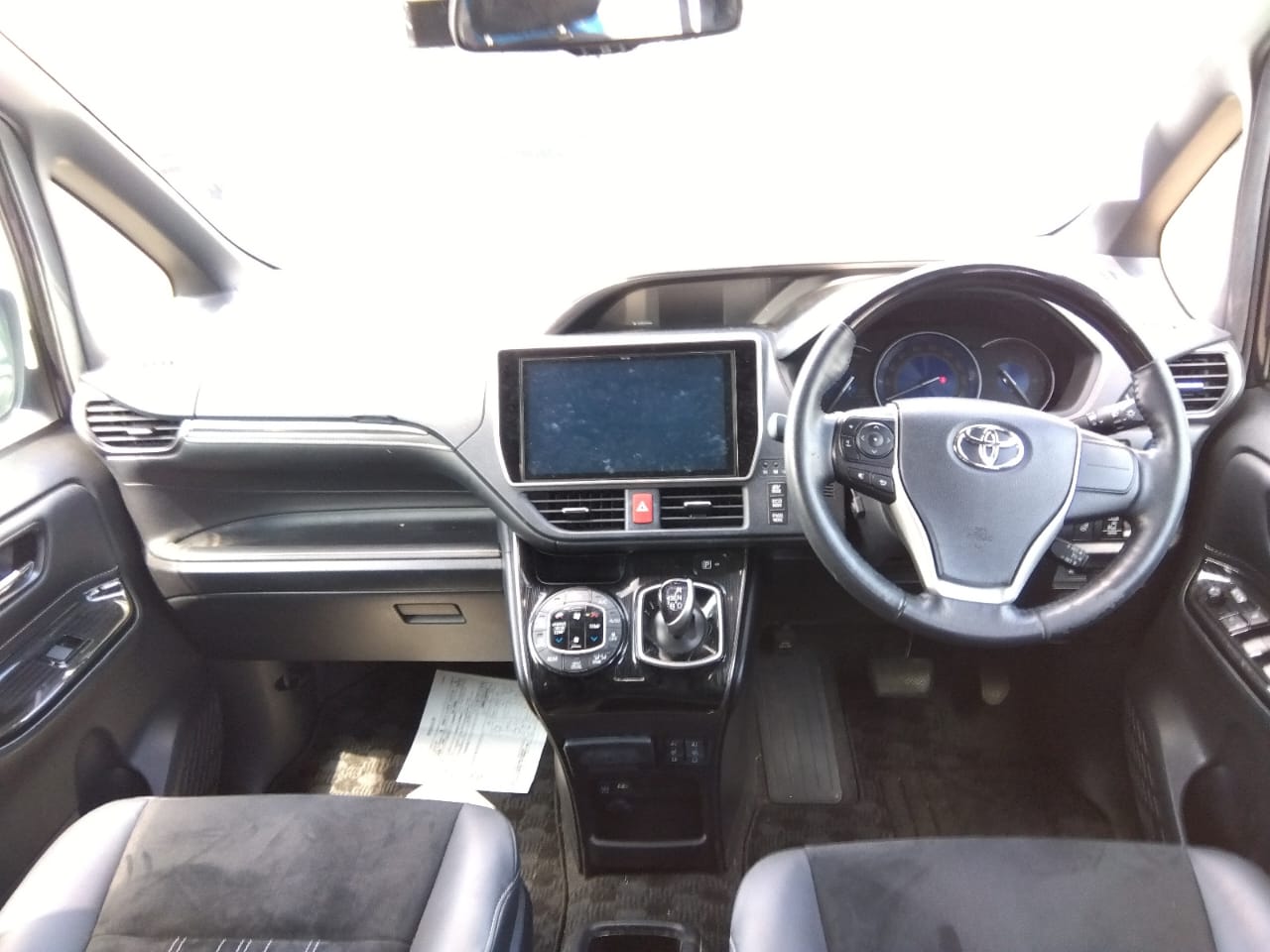 Toyota Esquire GI 2020 (Hybrid, Auction Grade 4) – Black | 96,685 km | ECB Showroom | STK-250019