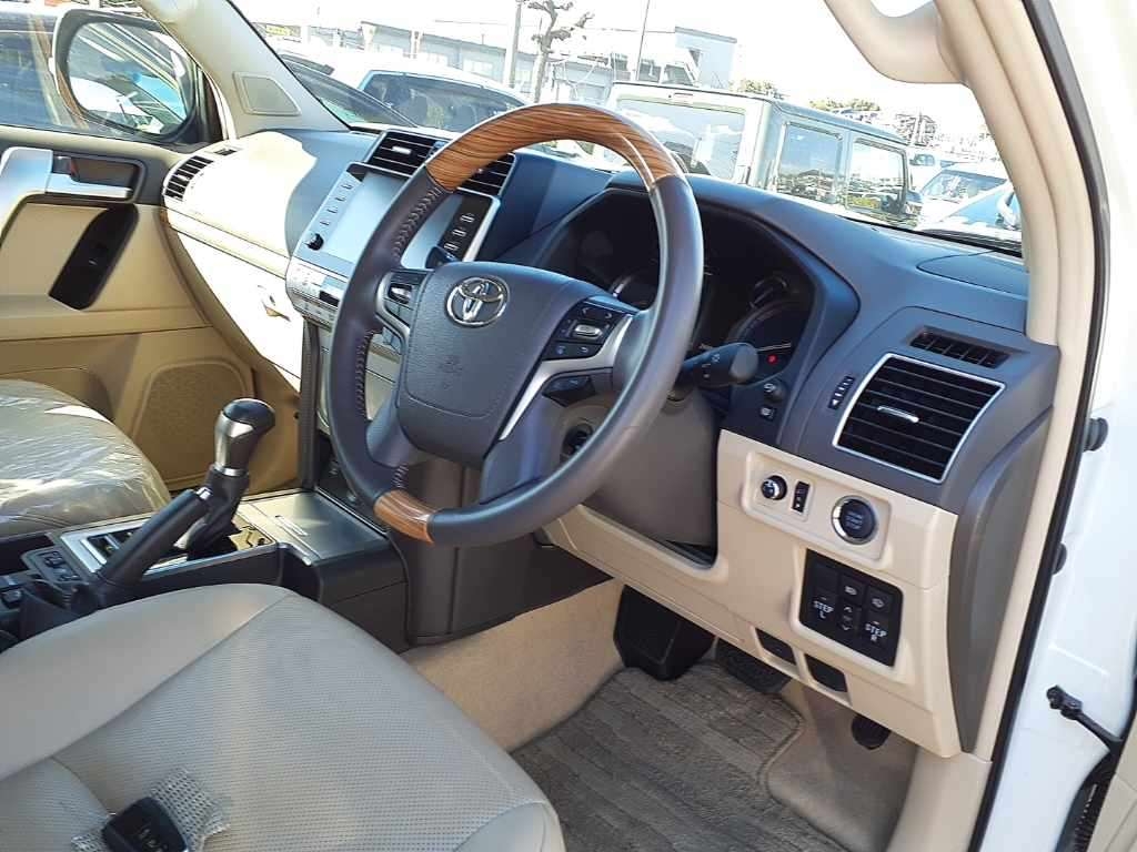 Toyota Land Cruise Prado TX 2021 (Non Hybrid, Auction Grade 5) – Pearl | 26,000 km | Pragati Sarani Showroom | STK-250205