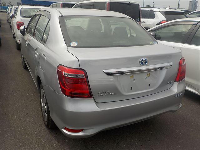 Toyota Axio X 2018 (Hybrid, Auction Grade 4) – Silver | 77,628 km | ECB Showroom | STK-260084